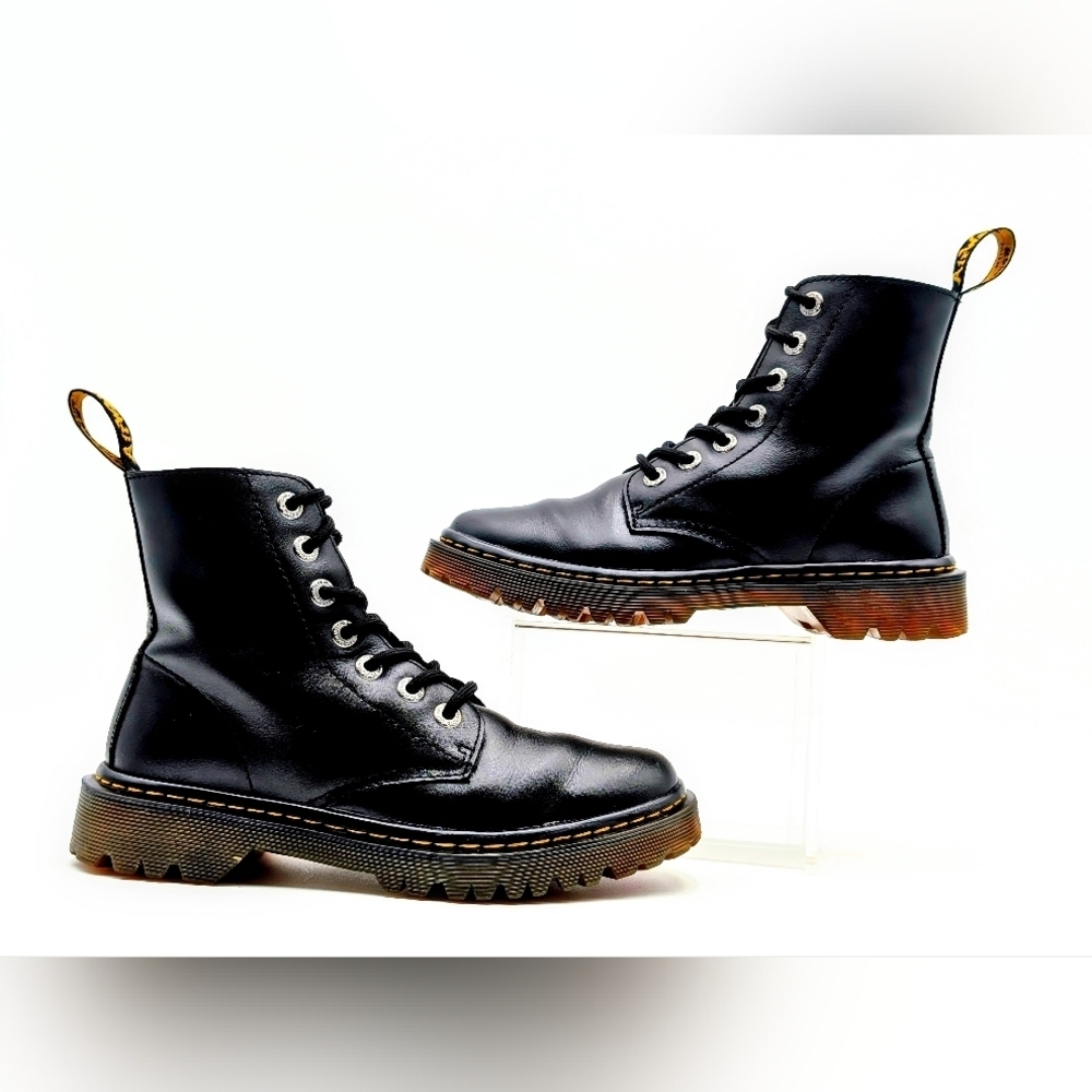 Dr. Martens 1460 Women's Smooth Leather Lace-Up BootsUS Size: 6 | Color: Black